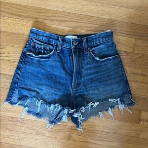 Abercrombie demon mom shorts/curve love 2 1/2 inch
